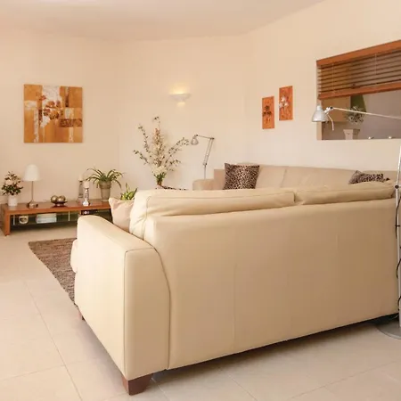 2 Bedroom Beautiful In